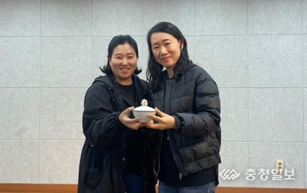 계룡시 신도안면 지역사회보장협의체 지역 특화사업으로 도자기 이유식 그릇 제공 사업 펼쳐 ‘눈길’